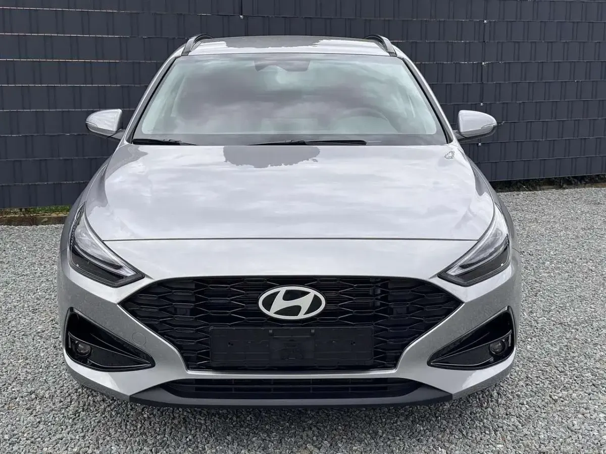 Neu Hyundai i30 116 PS (85 kW) 2026 Shimmering silver Kombi