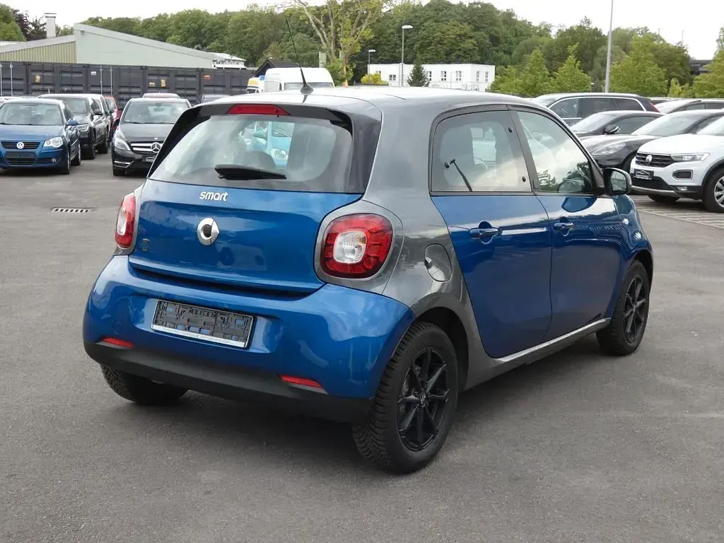 Usata Smart ForFour Electric Drive 60 kW (82 CV) 2019 Blu Berlina