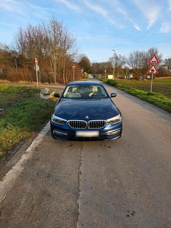 Gebraucht BMW 530 iPerformance 252 PS (185 kW) 2018 Blau Limousine