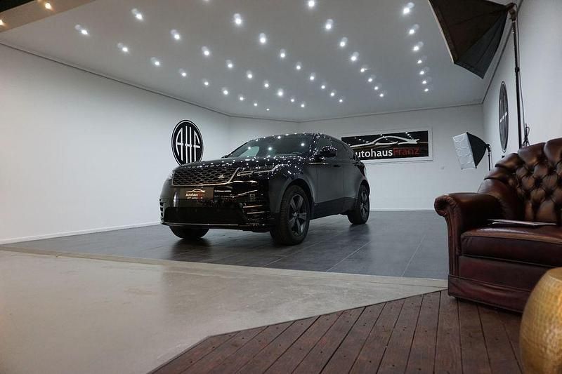 Schwarz Gebraucht 2020 Land Rover Range Rover Velar R-Dynamic SUV | 44.444 € - Bild 1/4