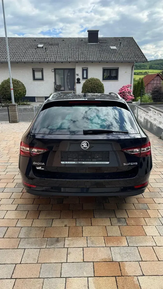 Gebraucht Skoda Superb LAURIN & KLEMENT 190 PS (139 kW) 2017 Schwarz Kombi