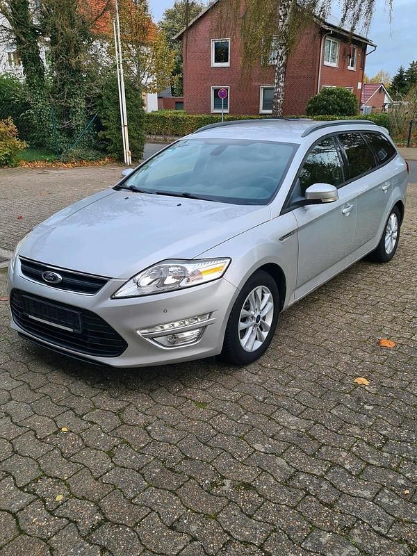 Silber Gebraucht 2012 Ford Mondeo Kombi | 3.650 € (Superpreis) - Bild 1/4