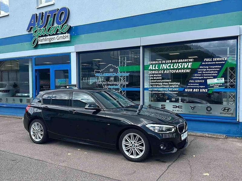 Black sapphire metallic Gebraucht 2017 BMW 118 M Sport Kleinwagen | 16.990 € (Fairer Preis) - Bild 1/4