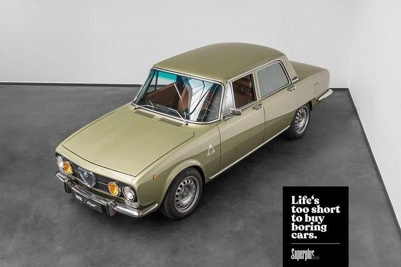 Grün Gebraucht 1973 Alfa Romeo 2000 Limousine | 25.900 € - Bild 1/4