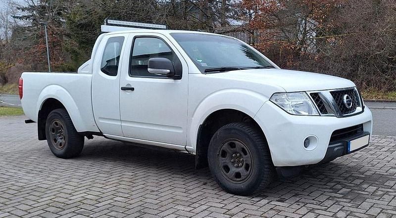 Gebraucht Nissan Navara 190 PS (139 kW) 2011 Weiß Abholung
