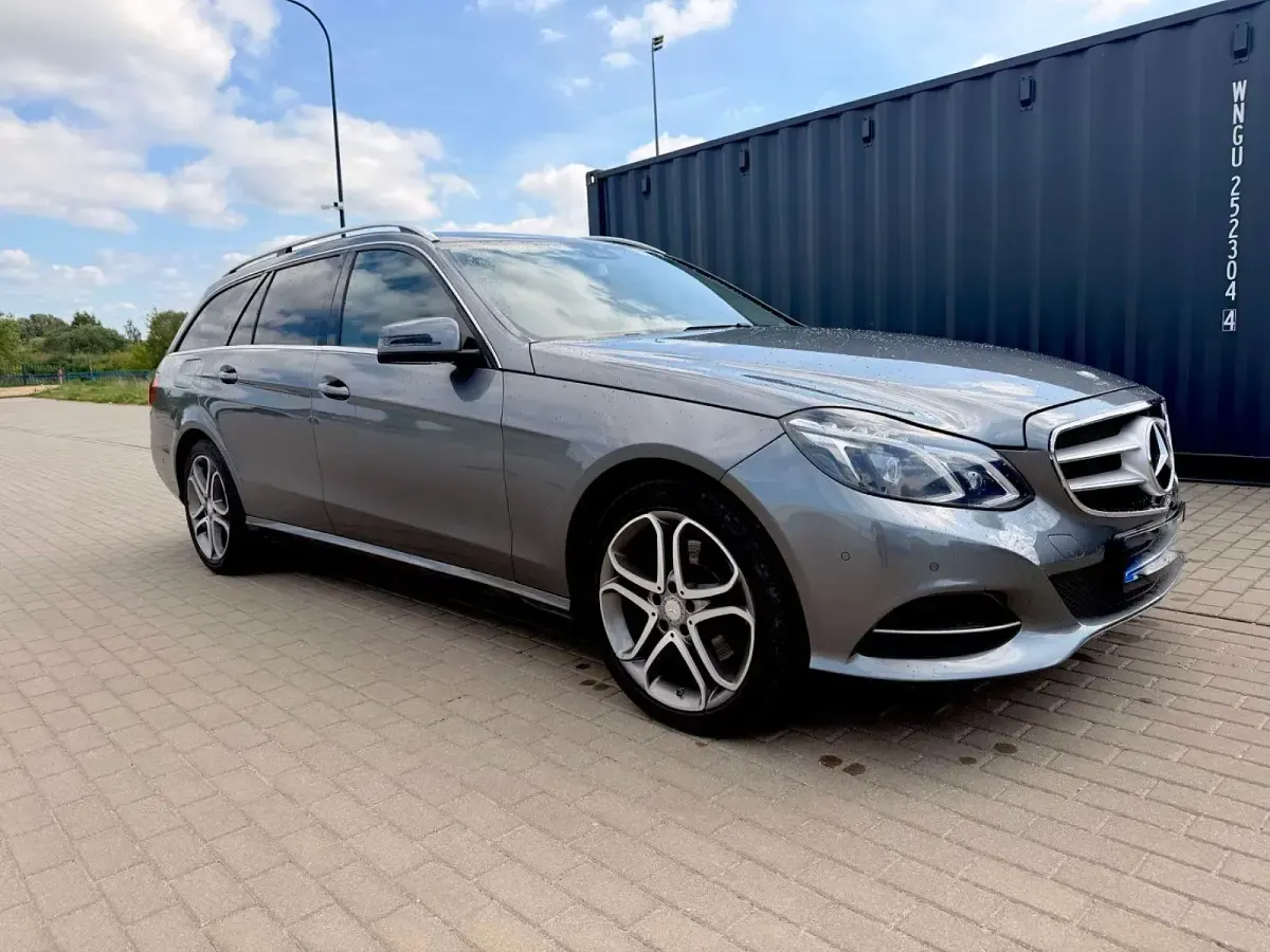 Gebraucht Mercedes E220 170 PS (125 kW) 2016 Grau Kombi