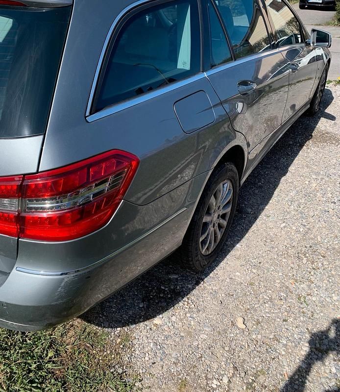 Gebraucht Mercedes E220 2010 Grau Kombi