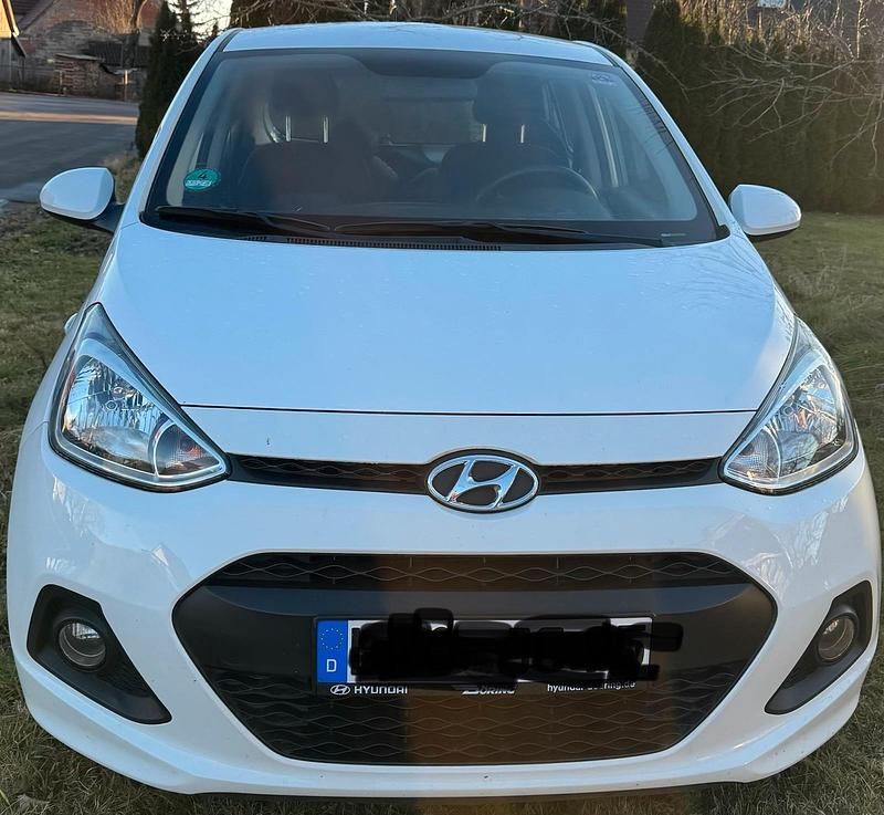 Weiß Gebraucht 2016 Hyundai i10 Trend Kleinwagen | 8.000 € (Etwas zu teuer) - Bild 1/4