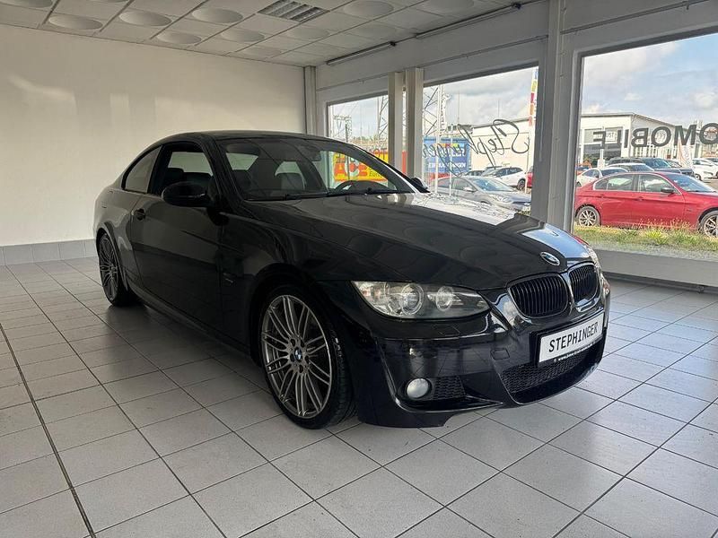 Schwarz Gebraucht 2009 BMW 320 M Sport Coupé | 9.290 € (Fairer Preis) - Bild 1/4