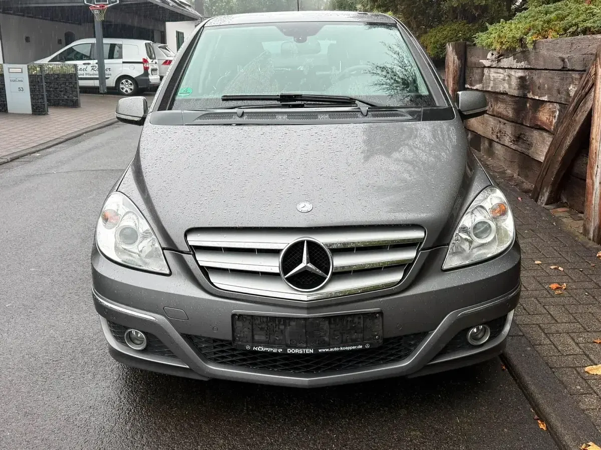 Gebraucht Mercedes B200 140 PS (102 kW) 2008 Grau Van / Kleinbus