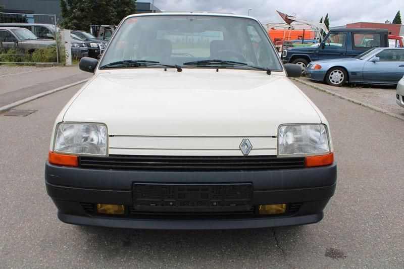 Używany Renault R5 58 KM (42 kW) 1988 Biały Hatchback