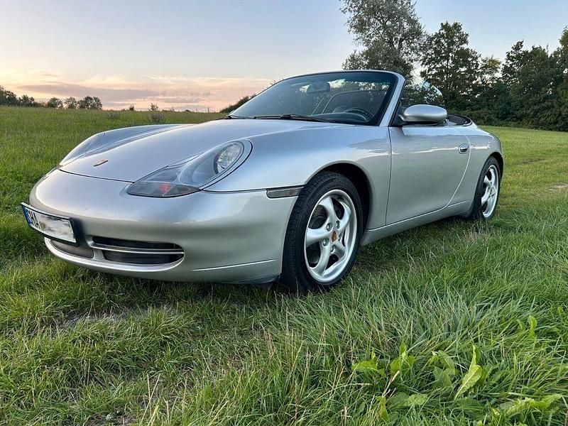 Gebraucht Porsche 996 300 PS (220 kW) 2000 Silber Cabrio