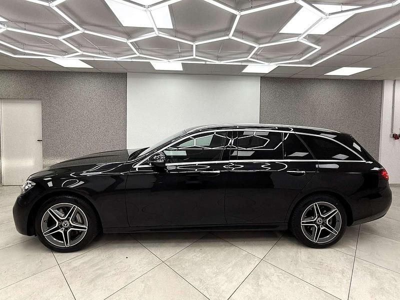Gebraucht Mercedes E300 AMG 320 PS (235 kW) 2022 Schwarz Kombi