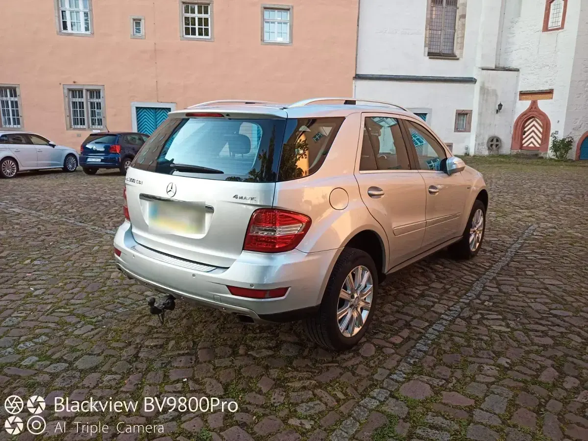 Gebraucht Mercedes ML300 300 PS (220 kW) 2010 Silber SUV