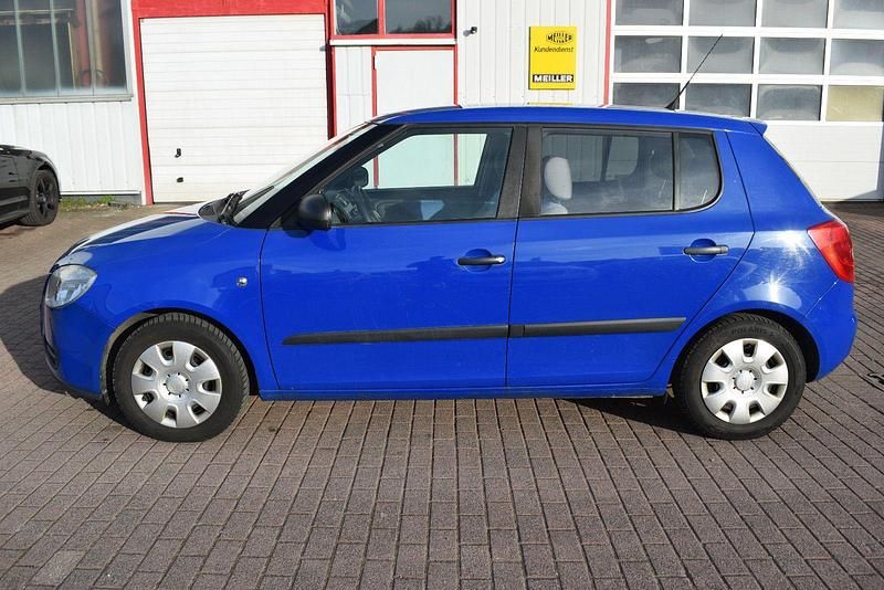 Gebraucht Skoda Fabia Cool Edition 60 PS (44 kW) 2012 Blau Kleinwagen
