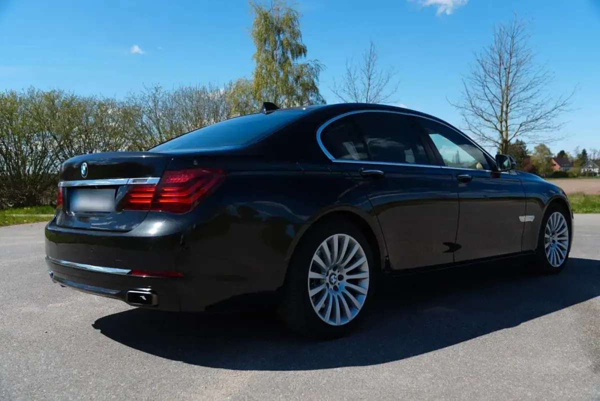 Gebraucht BMW 750 Performance 450 PS (330 kW) 2013 Schwarz Limousine