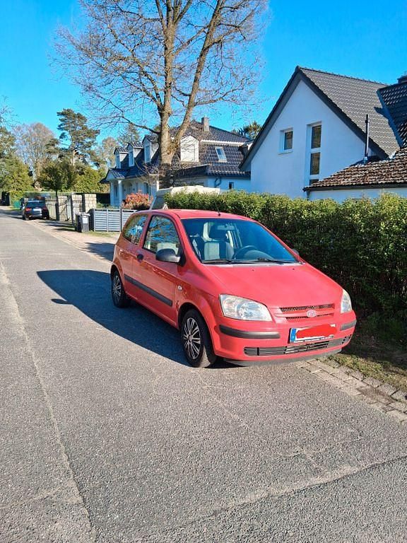 Second-hand Hyundai Getz 63 CP (46 kW) 2004 Roșu Hatchback