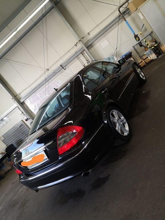 Gebraucht Mercedes E280 Avantgarde 190 PS (139 kW) 2008 Schwarz Limousine