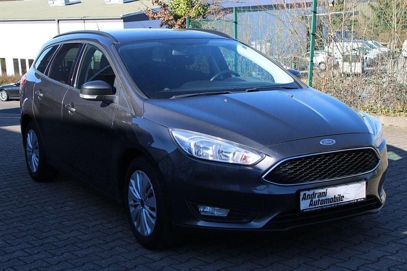 Gebraucht Ford Focus 125 PS (91 kW) 2018 Grau Kombi