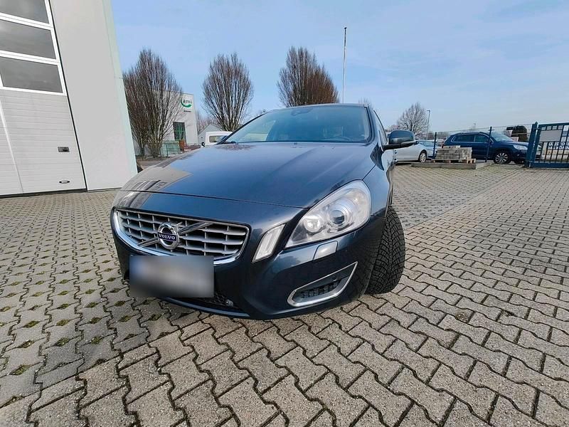 Gebraucht Volvo V60 163 PS (119 kW) 2011 Schwarz Kombi