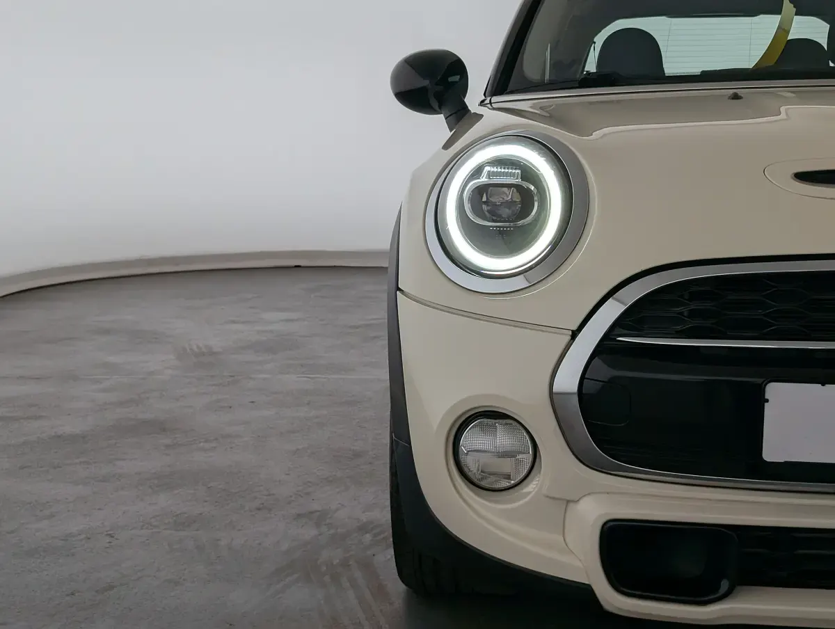 Gebraucht Mini Cooper S 192 PS (141 kW) 2019 Weiß Kleinwagen