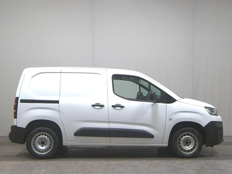 Gebraucht Citroën Berlingo 102 PS (75 kW) 2022 Lack weiss banquise/deckende lackierung Van / Kleinbus