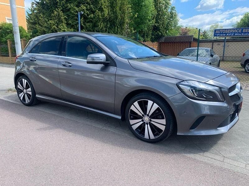 Gebraucht Mercedes A250 211 PS (155 kW) 2017 Grau Limousine