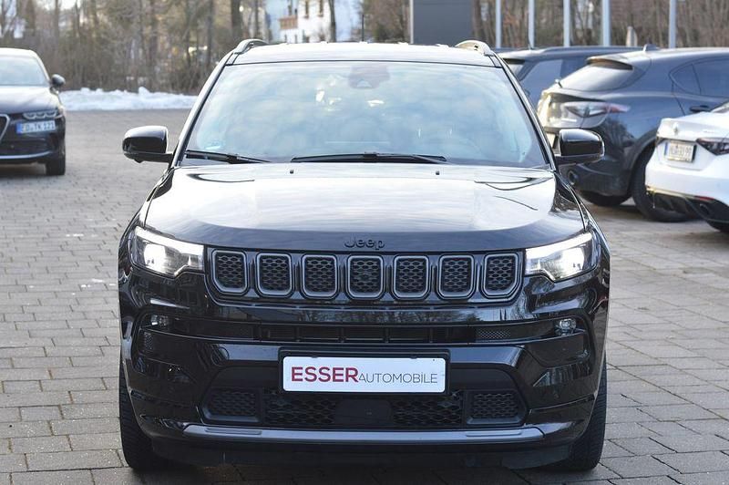 Gebraucht Jeep Compass 131 PS (96 kW) 2024 Schwarz SUV