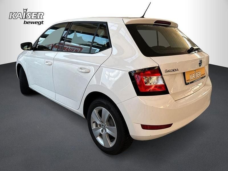 Gebraucht Skoda Fabia Ambition 60 PS (44 kW) 2019 Weiß Limousine