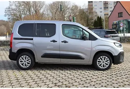 Neu Fiat Doblò Comfort 131 PS (96 kW) 2026 Grau Van / Kleinbus