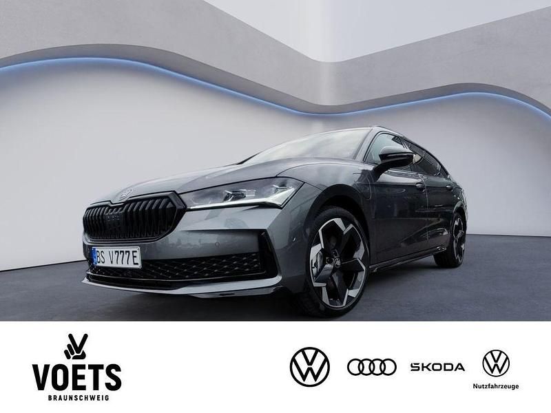 Grau Gebraucht 2025 Skoda Superb SportLine Kombi | 53.850 € - Bild 1/4