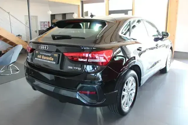 Gebraucht Audi Q3 Sportback Ambiente 150 PS (110 kW) 2021 Schwarz SUV