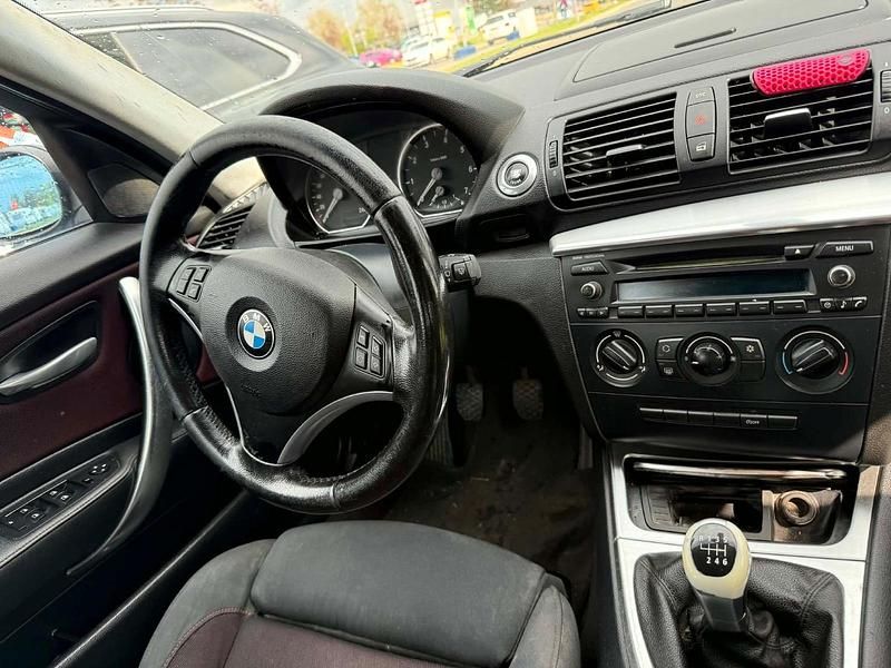 Gebraucht BMW 118 143 PS (105 kW) 2007 Schwarz Kleinwagen