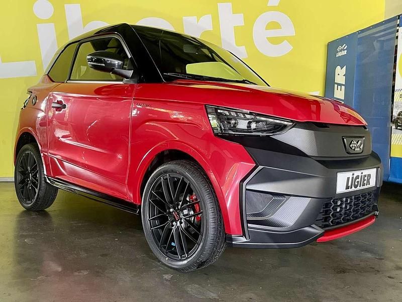 Ny Ligier JS50 2026 Röd Halvkombi