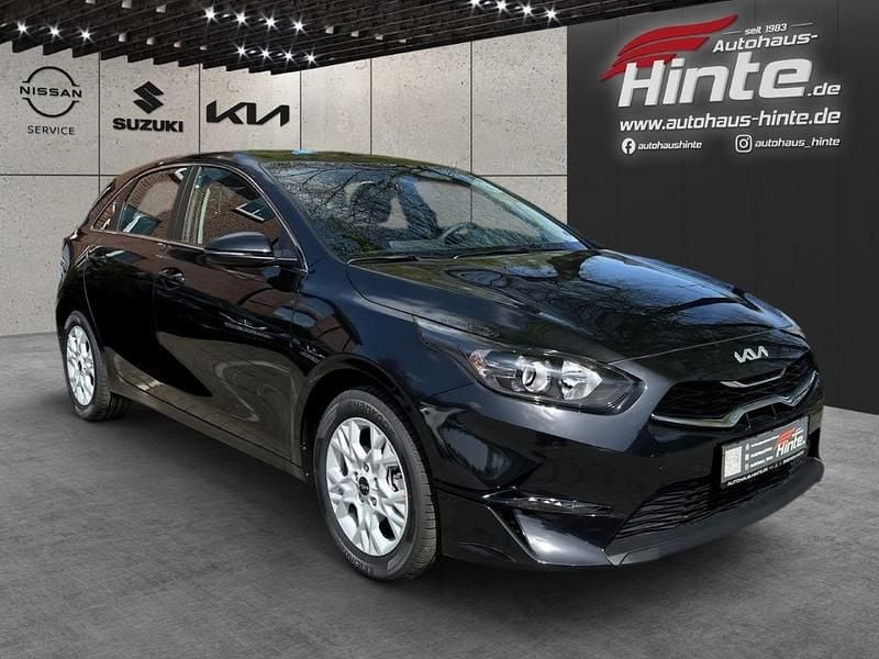 Gebraucht Kia Ceed Vision 140 PS (102 kW) 2024 H8g) dark penta metal m (schwarz Kleinwagen