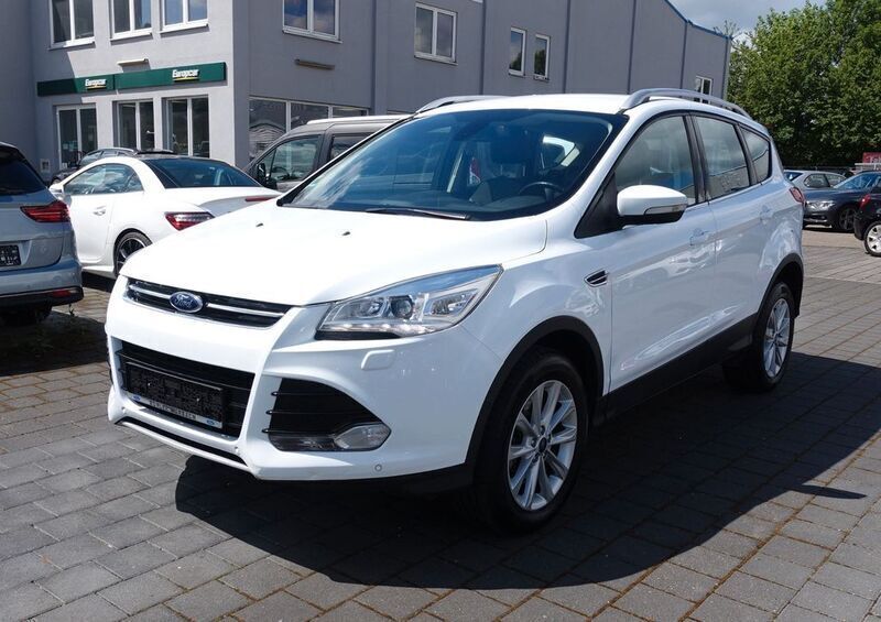 Weiß Gebraucht 2015 Ford Kuga Titanium SUV | 7.959 € (Guter Preis) - Bild 1/4