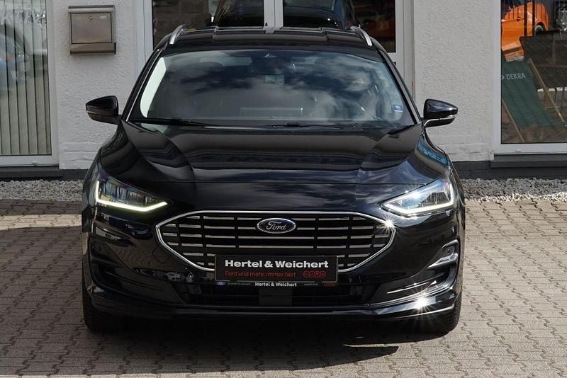 Gebraucht Ford Focus Titanium 125 PS (91 kW) 2025 Schwarz Limousine
