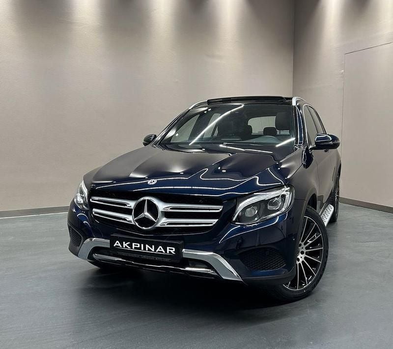 Blau Gebraucht 2017 Mercedes GLC300 SUV | 32.800 € (Guter Preis) - Bild 1/4