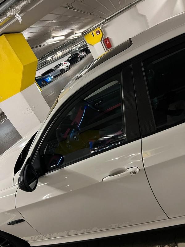 Weiß Gebraucht 2011 BMW 320 Lifestyle Limousine | 7.500 € (Etwas zu teuer) - Bild 1/4