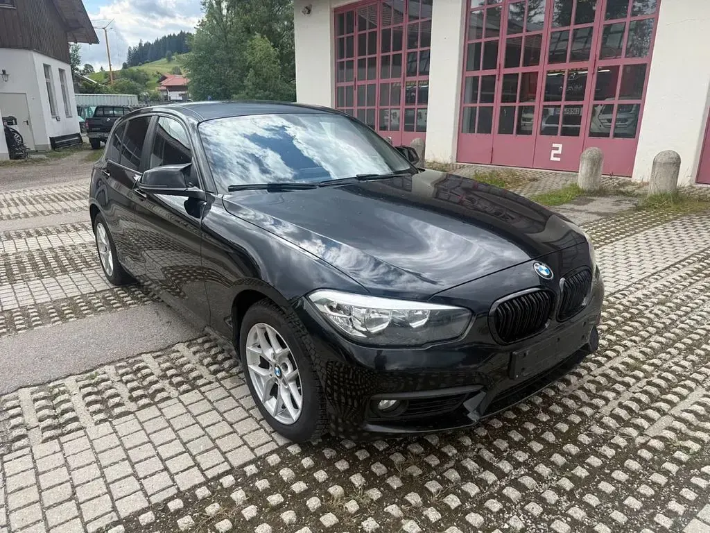Gebraucht BMW 116 Advantage 116 PS (85 kW) 2017 Schwarz Kleinwagen