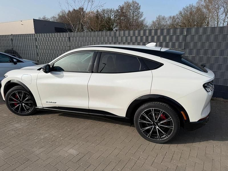 Gebraucht Ford Mustang Mach-E 258 kW (351 PS) 2021 Weiß SUV