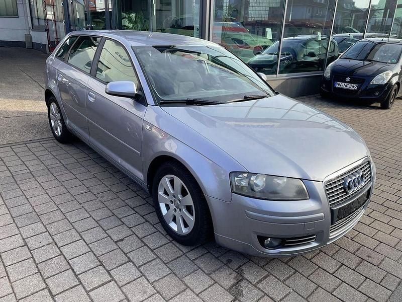 Silber Gebraucht 2005 Audi A3 Ambition Limousine | 2.990 € (Guter Preis) - Bild 1/4