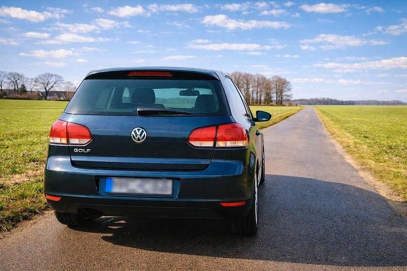 Gebraucht VW Golf VII Trendline 86 PS (63 kW) 2012 Blau Limousine