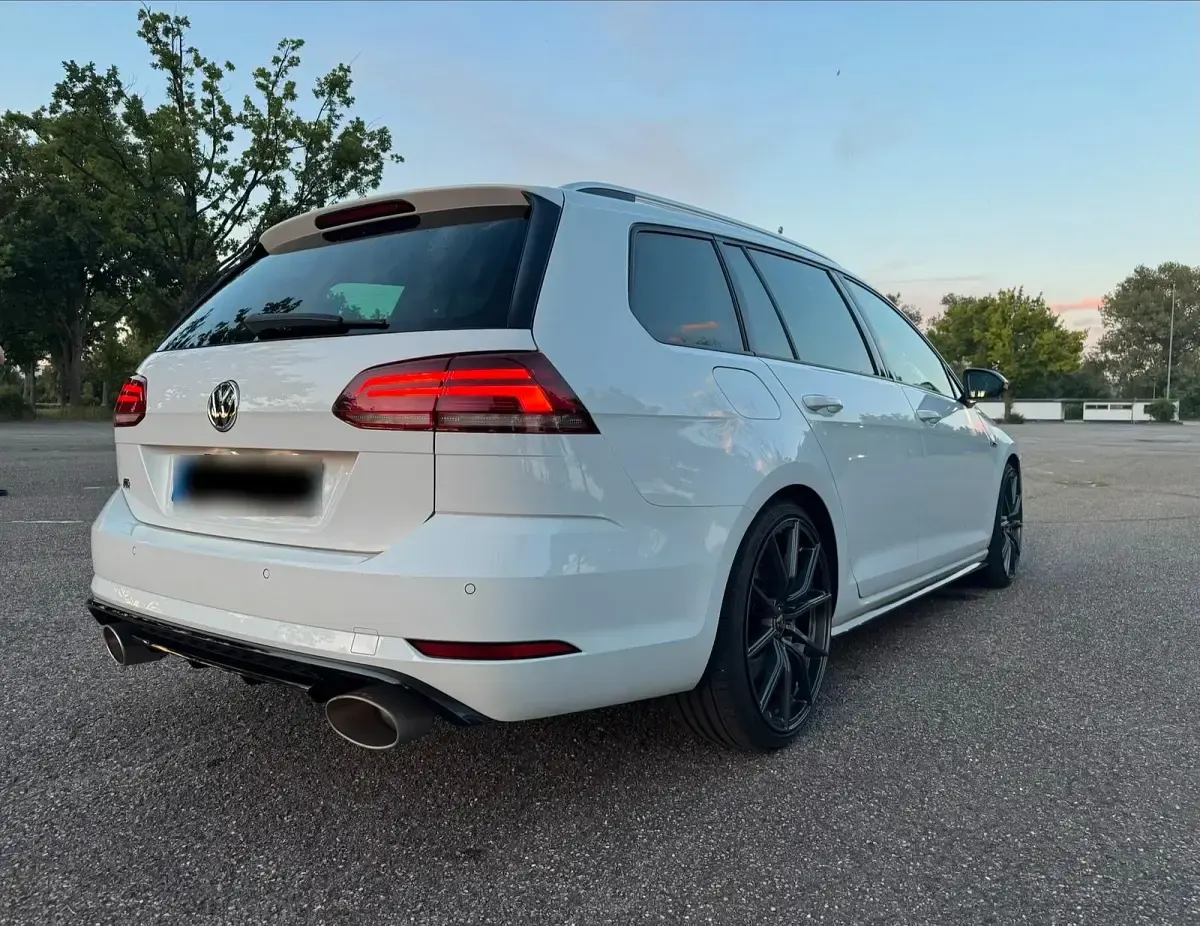 Gebraucht VW Golf VII R 300 PS (220 kW) 2020 Weiß Kombi