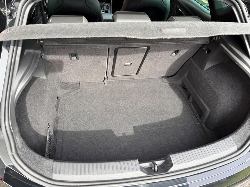 Second-hand Seat Leon CUPRA 300 CP (220 kW) 2017 Negru Berlinǎ