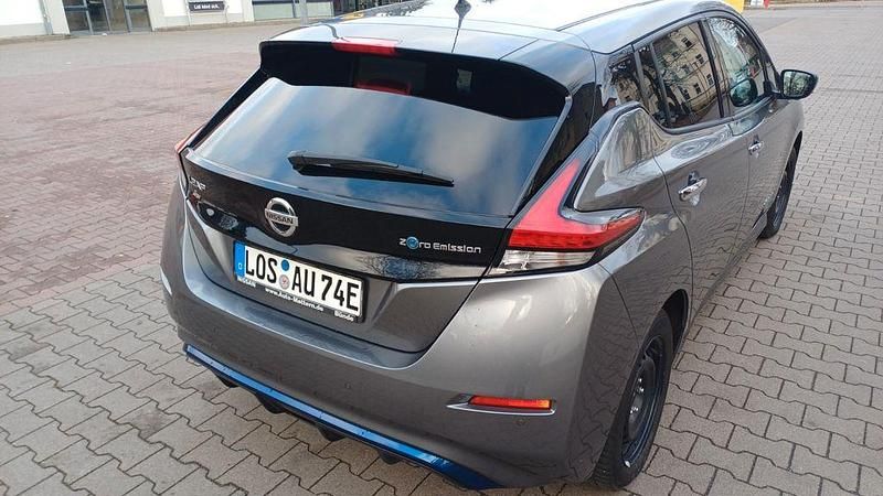 Gebraucht Nissan Leaf Tekna 160 kW (218 PS) 2021 Grau Kleinwagen