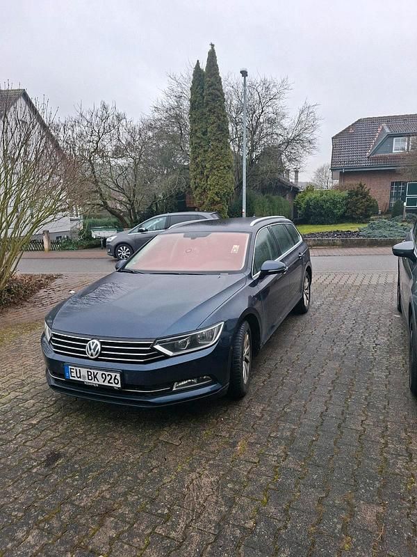 Gebraucht VW Passat Comfortline 190 PS (139 kW) 2015 Blau Kombi