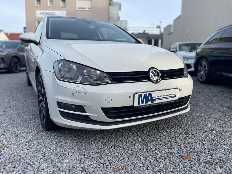 Weiß Gebraucht 2014 VW Golf VII Cup Limousine | 5.990 € (Guter Preis) - Bild 1/4