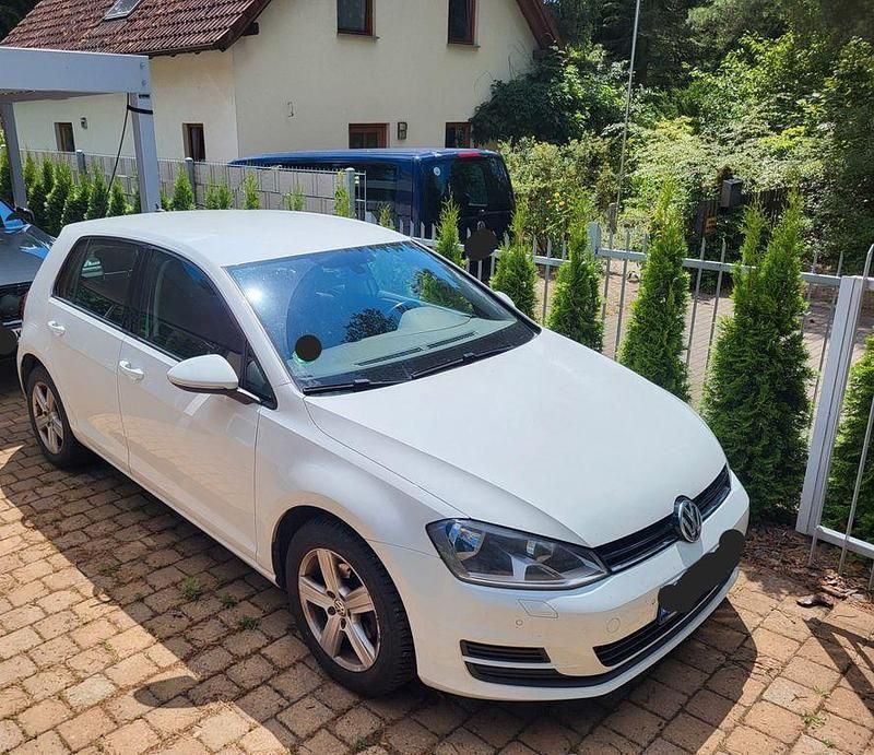 Weiß Gebraucht 2014 VW Golf VII Comfortline Limousine | 7.499 € (Guter Preis) - Bild 1/4