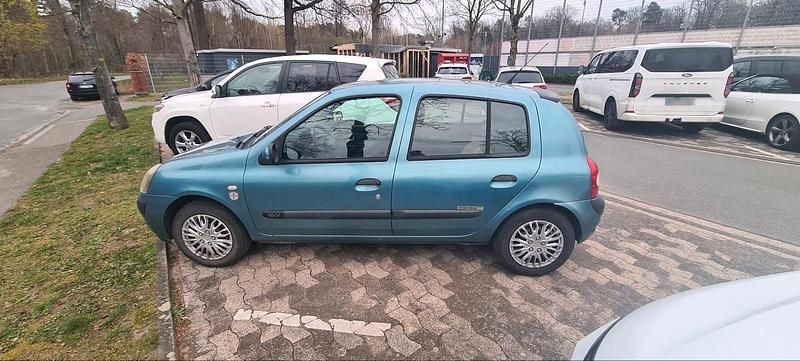 Gebraucht Renault Clio II 75 PS (55 kW) 2003 Blau Kleinwagen